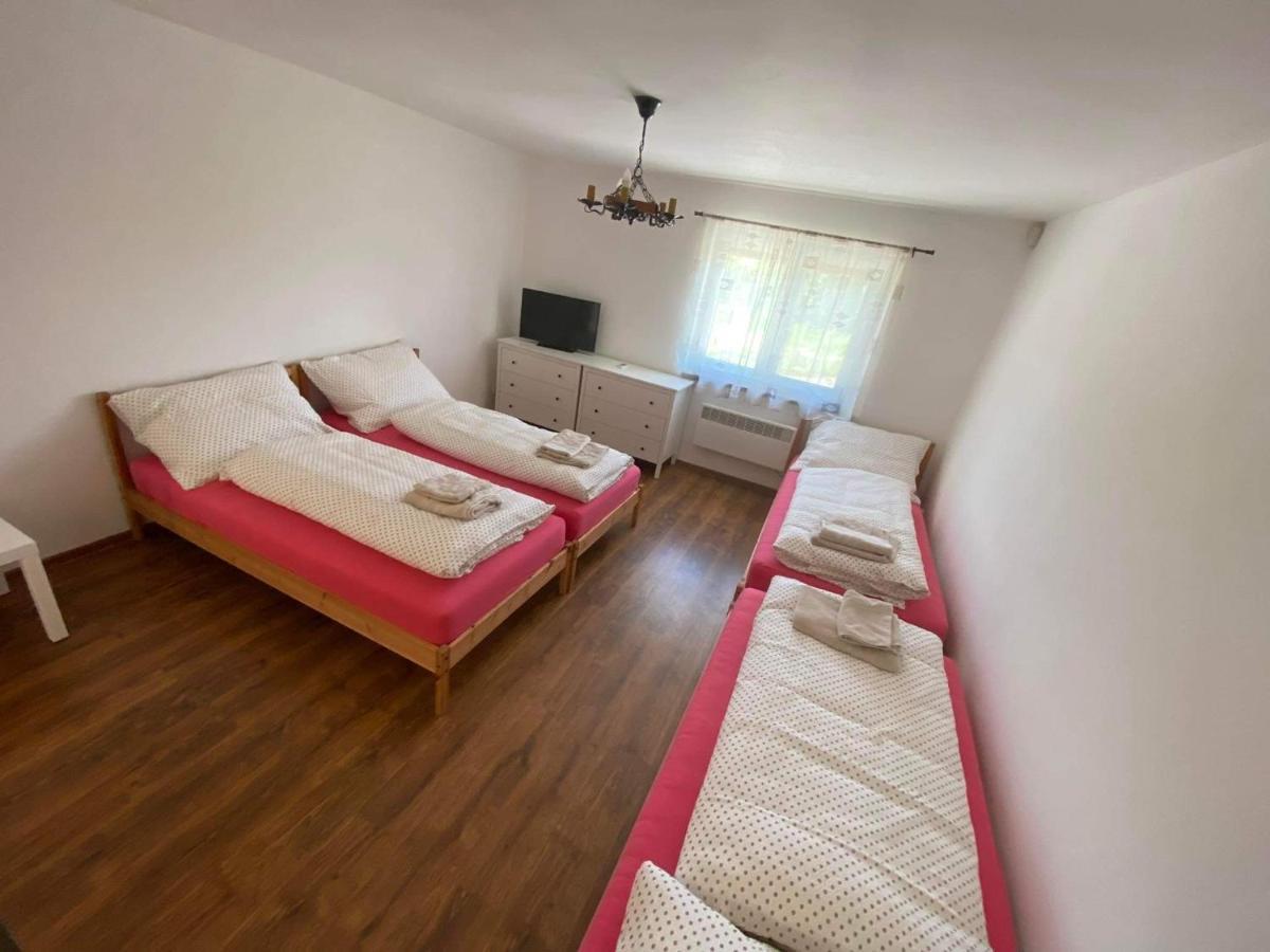 Vinny Sklep U Mna Mutěnice Extérieur photo
