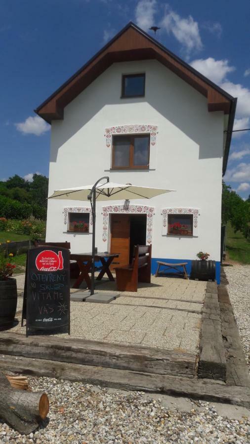 Vinny Sklep U Mna Mutěnice Extérieur photo